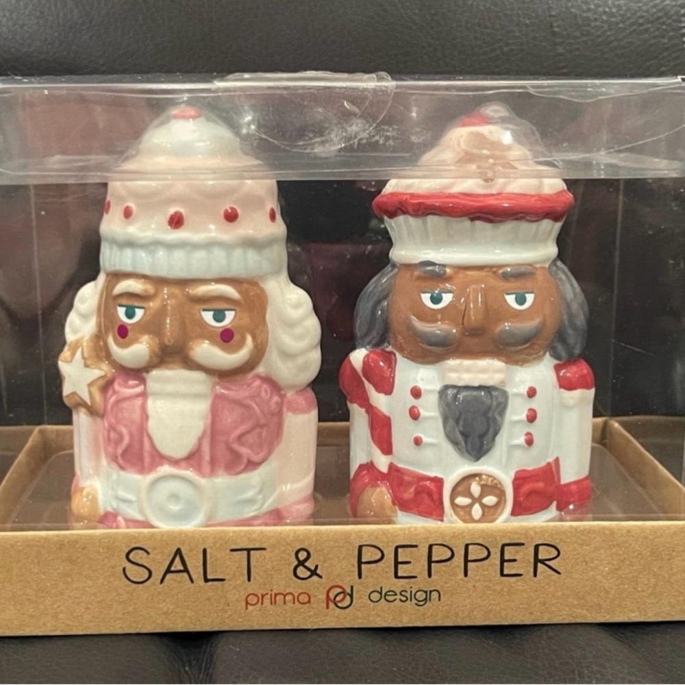 Christmas Salt and Pepper Shakers, Christmas Nutcrackers Salt and Pepper Shakers